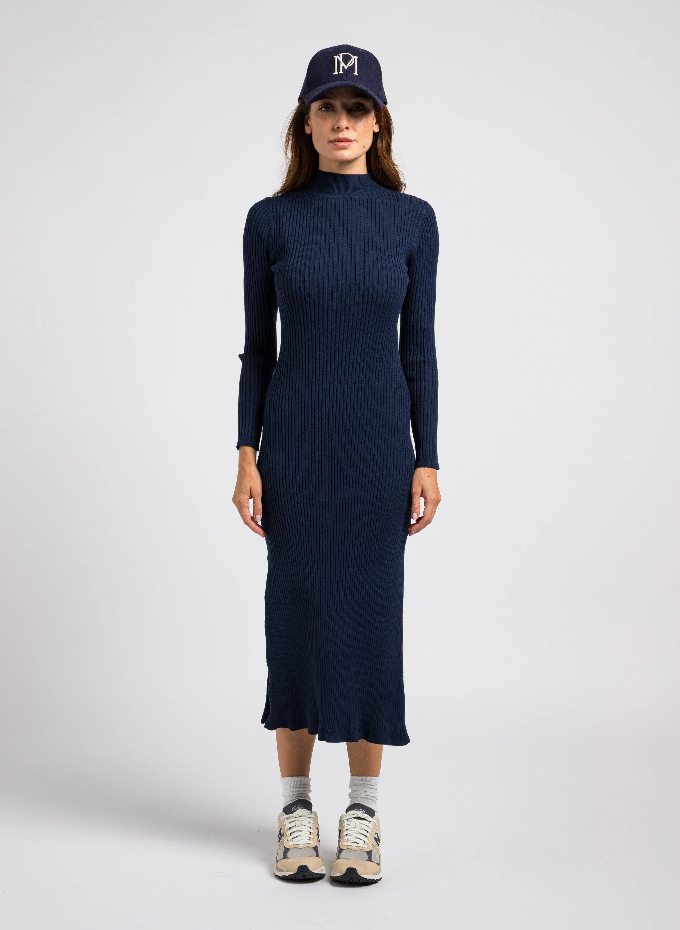 RAITHA - Vestido midi cuello alto de punto acanalado en azul