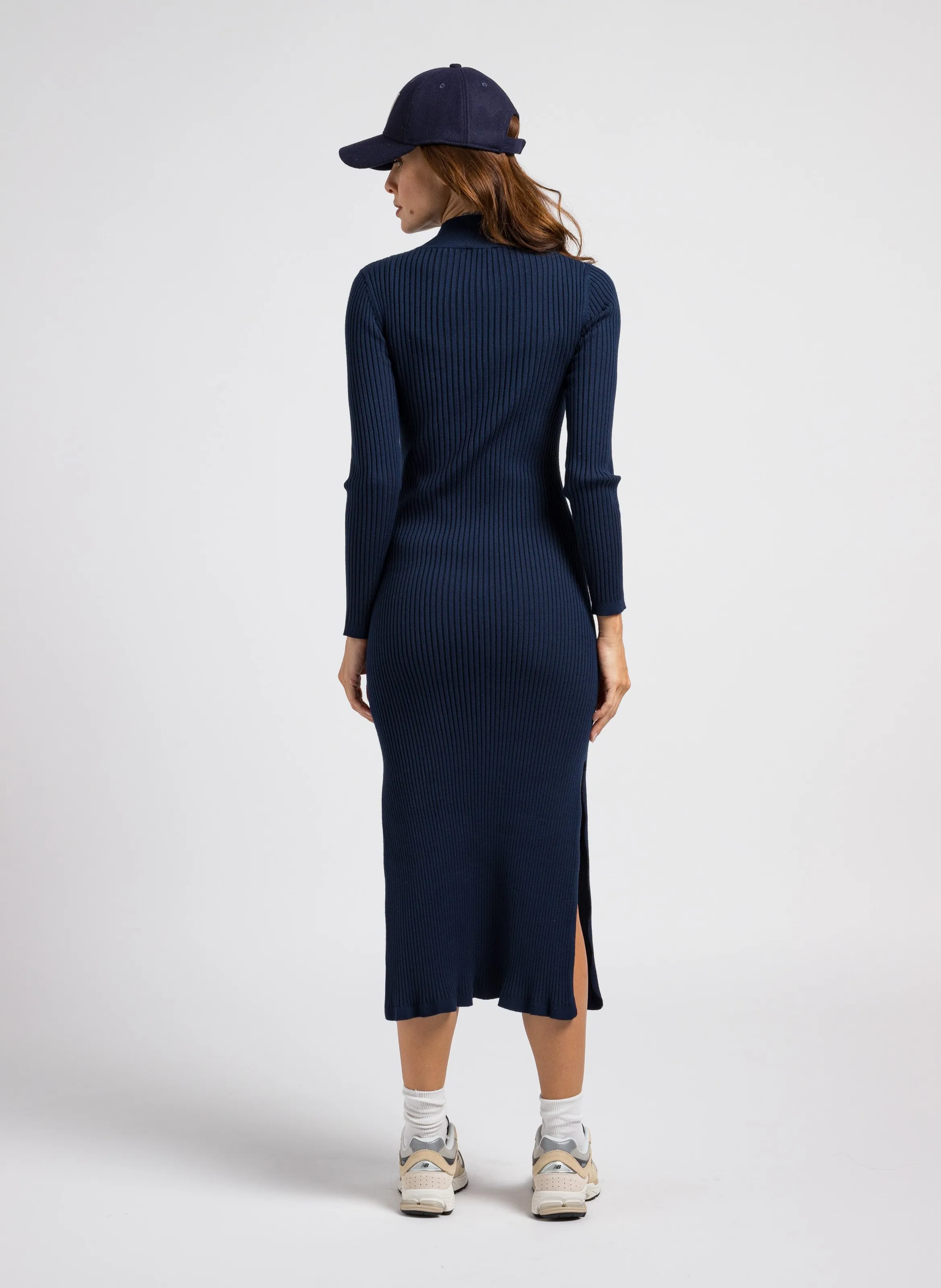 RAITHA - Vestido midi cuello alto de punto acanalado en azul